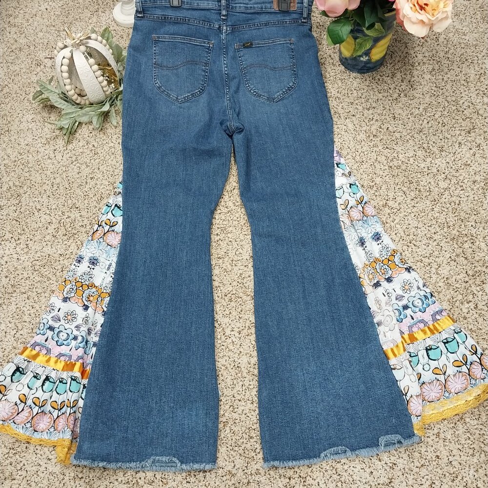 3788 Size 18 Upcycled Lee Blue and Orange Bell-Bottoms. - Picture 4 of 6